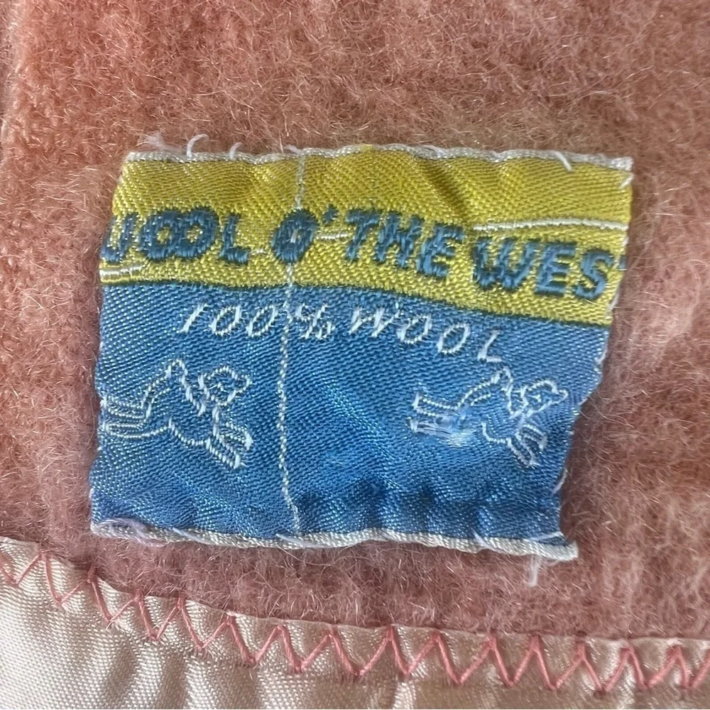 VTG Wool O’ The West Apricot Satin Trim Wool Blanket Portland Woolen Mills READ